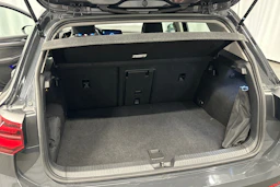 harmaa Volkswagen Golf 2023 kuva 35.
