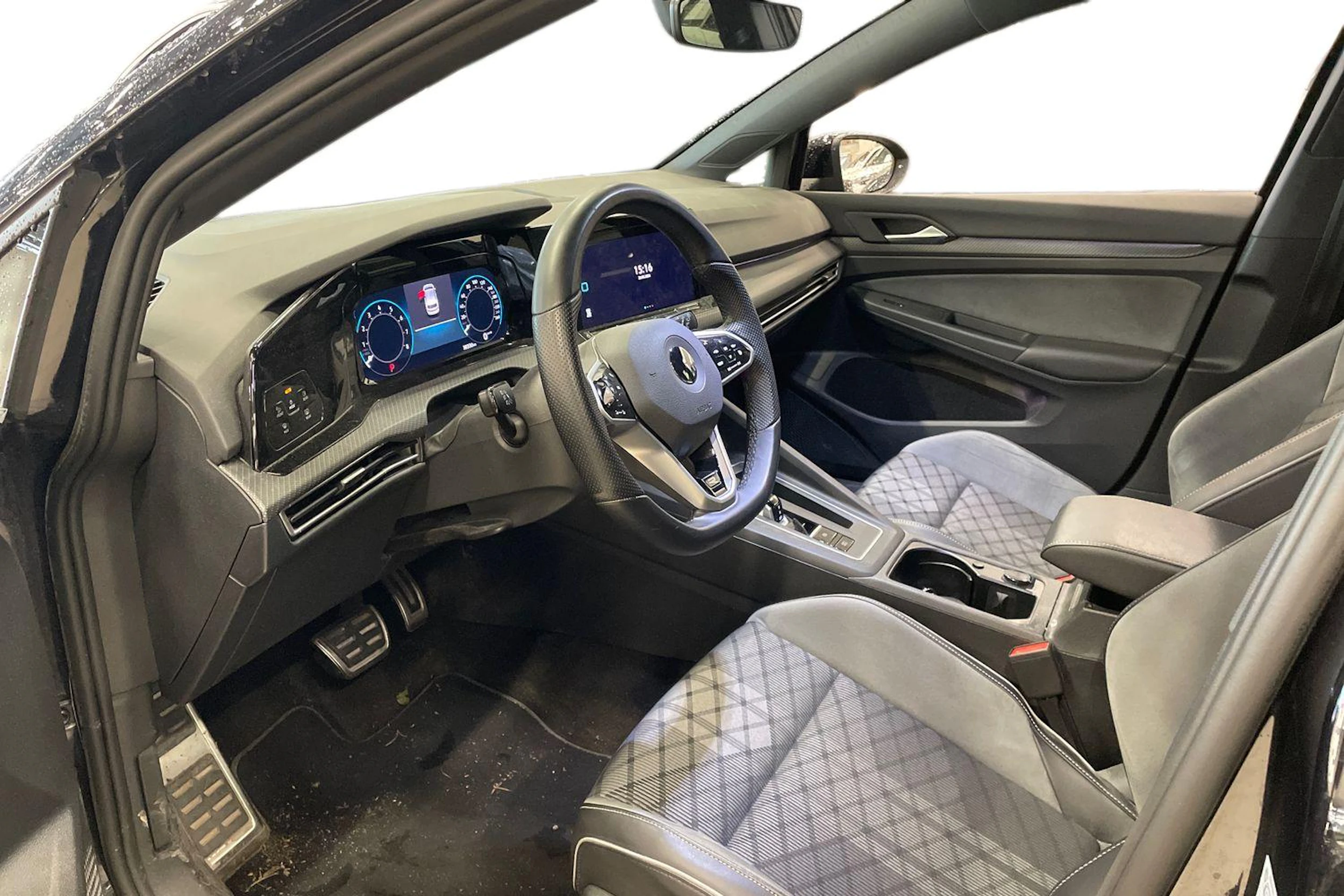 Musta Volkswagen GOLF 2023 kuva 3.