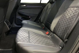 Musta Volkswagen GOLF 2023 kuva 11.