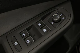 Musta Volkswagen GOLF 2023 kuva 15.