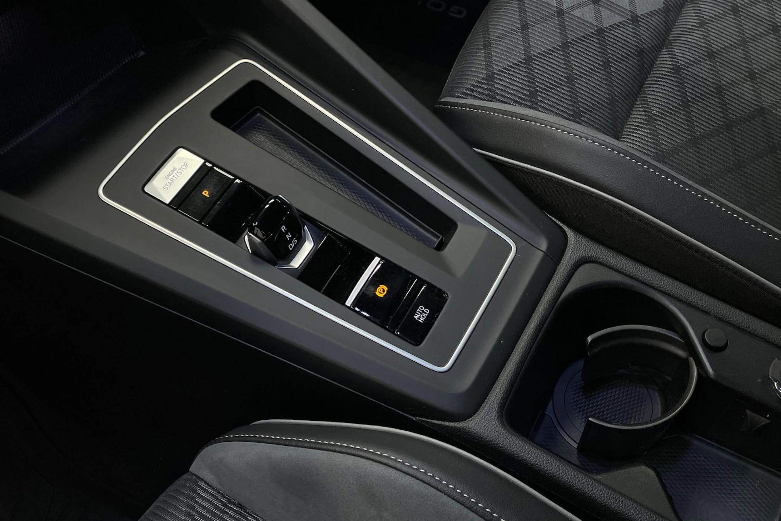 Musta Volkswagen GOLF 2023 kuva 19.