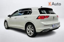 valkoinen Volkswagen Golf 2024 kuva 3.