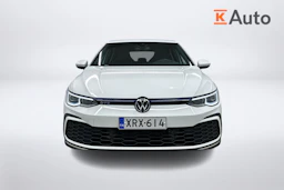 valkoinen Volkswagen Golf 2024 kuva 5.