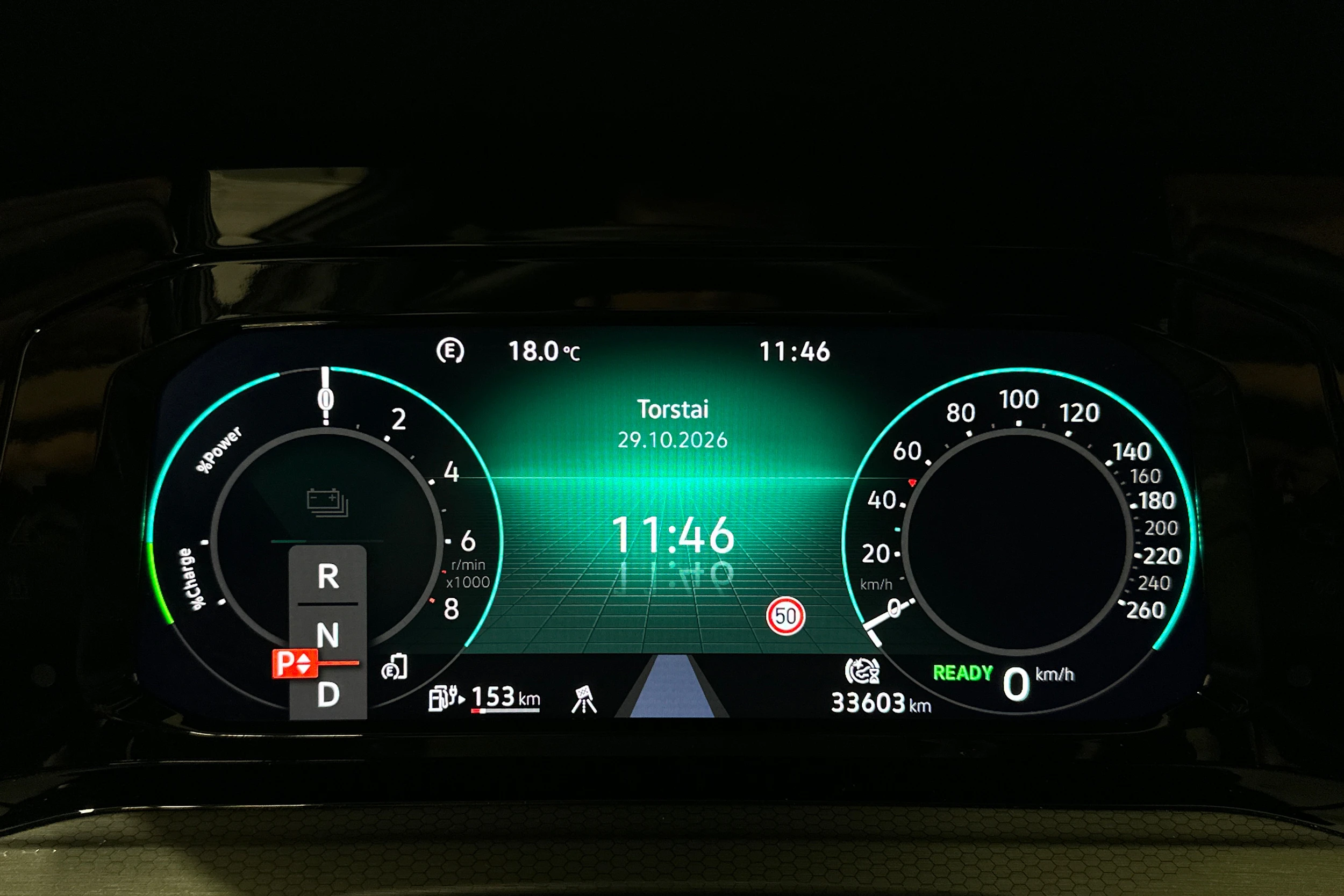 valkoinen Volkswagen Golf 2024 kuva 19.