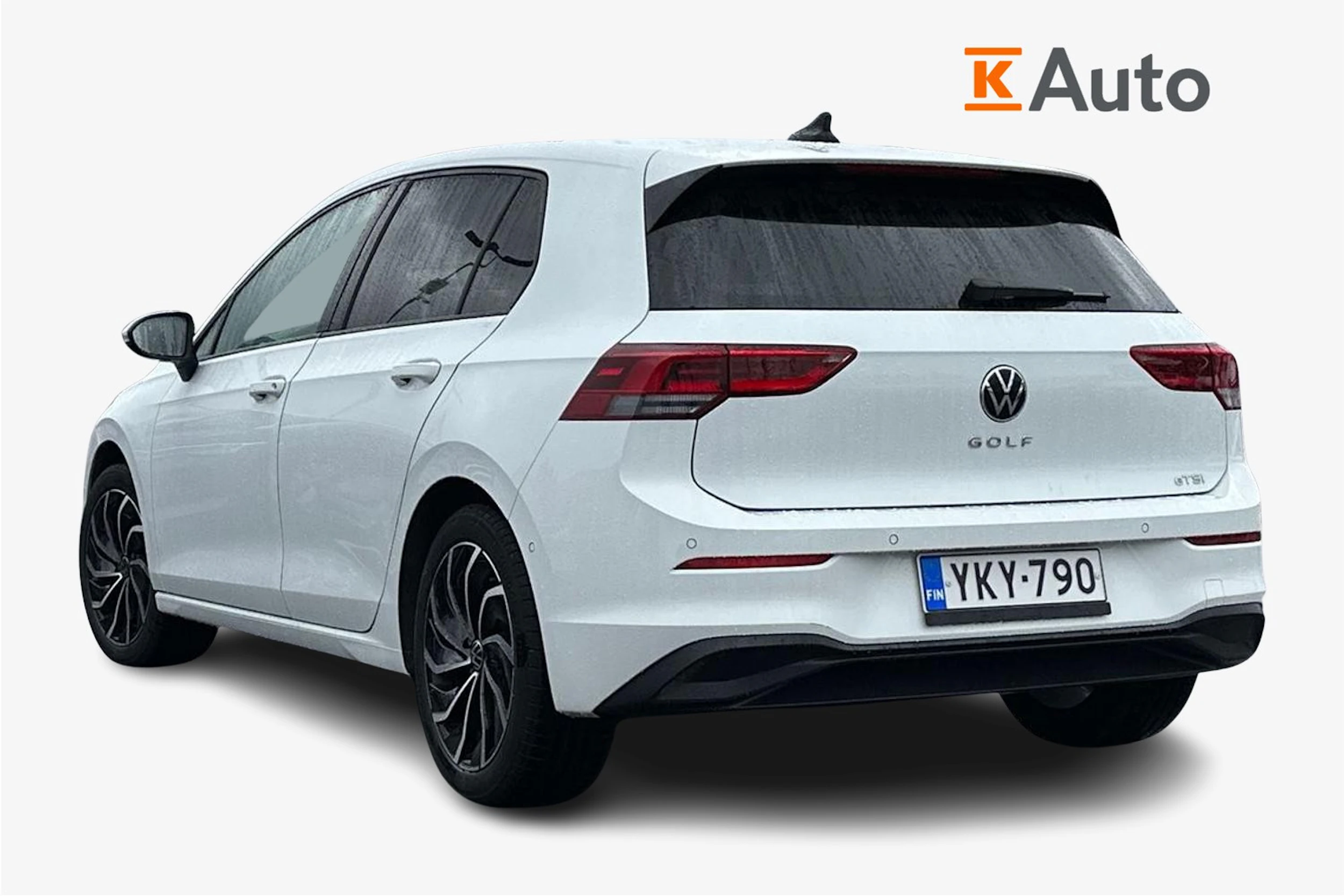 valkoinen Volkswagen Golf 2023 kuva 2.