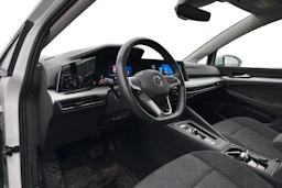 valkoinen Volkswagen Golf 2023 kuva 3.