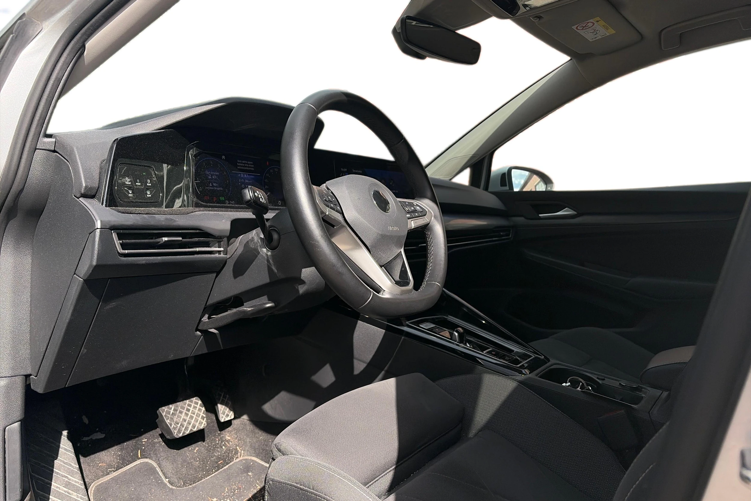 harmaa Volkswagen Golf 2023 kuva 3.