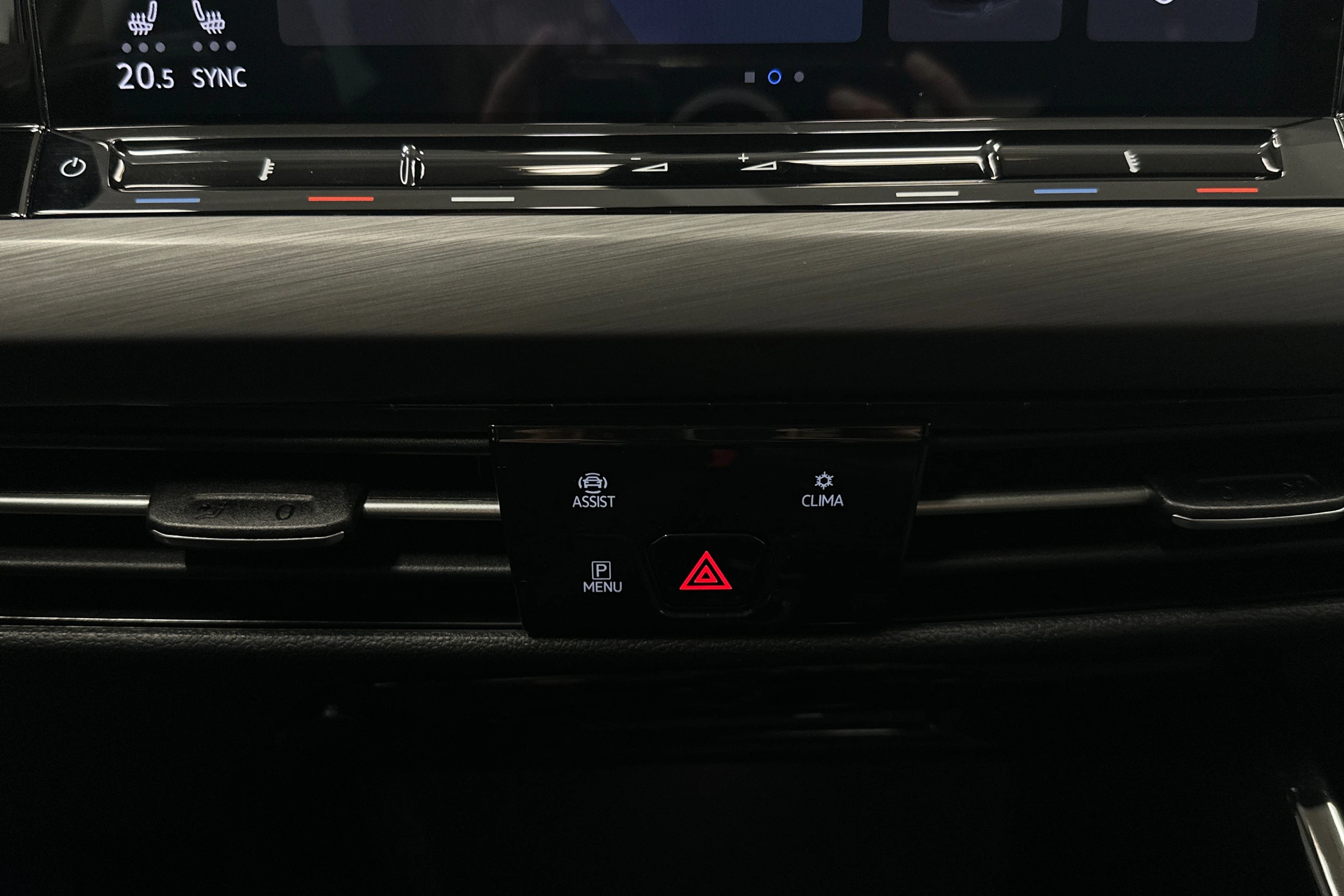 harmaa Volkswagen Golf 2023 kuva 28.
