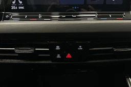 harmaa Volkswagen Golf 2023 kuva 28.