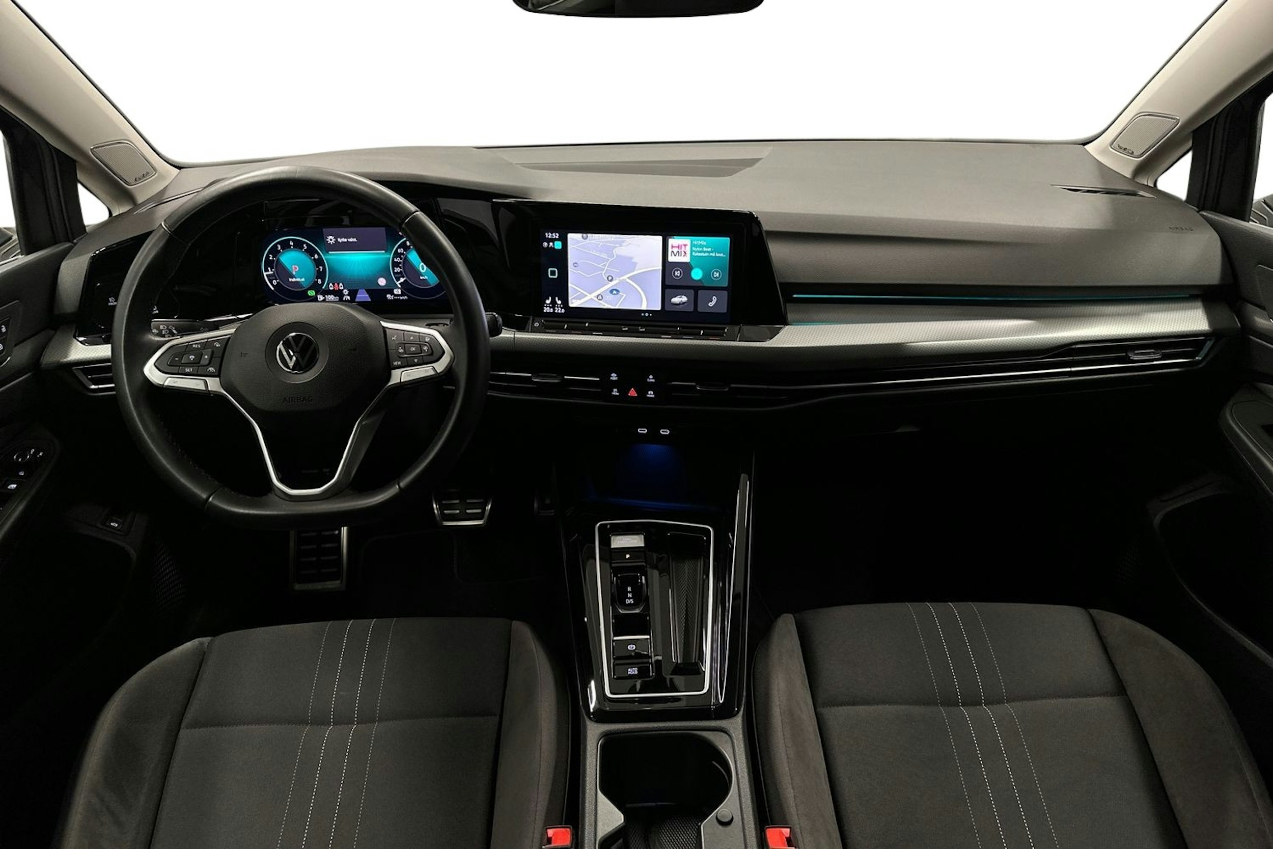 harmaa Volkswagen Golf 2023 kuva 7.