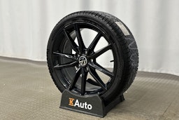 harmaa Volkswagen Golf 2023 kuva 10.