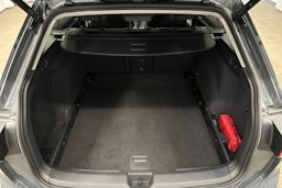 harmaa Volkswagen Golf 2023 kuva 11.