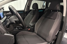 harmaa Volkswagen Golf 2023 kuva 16.