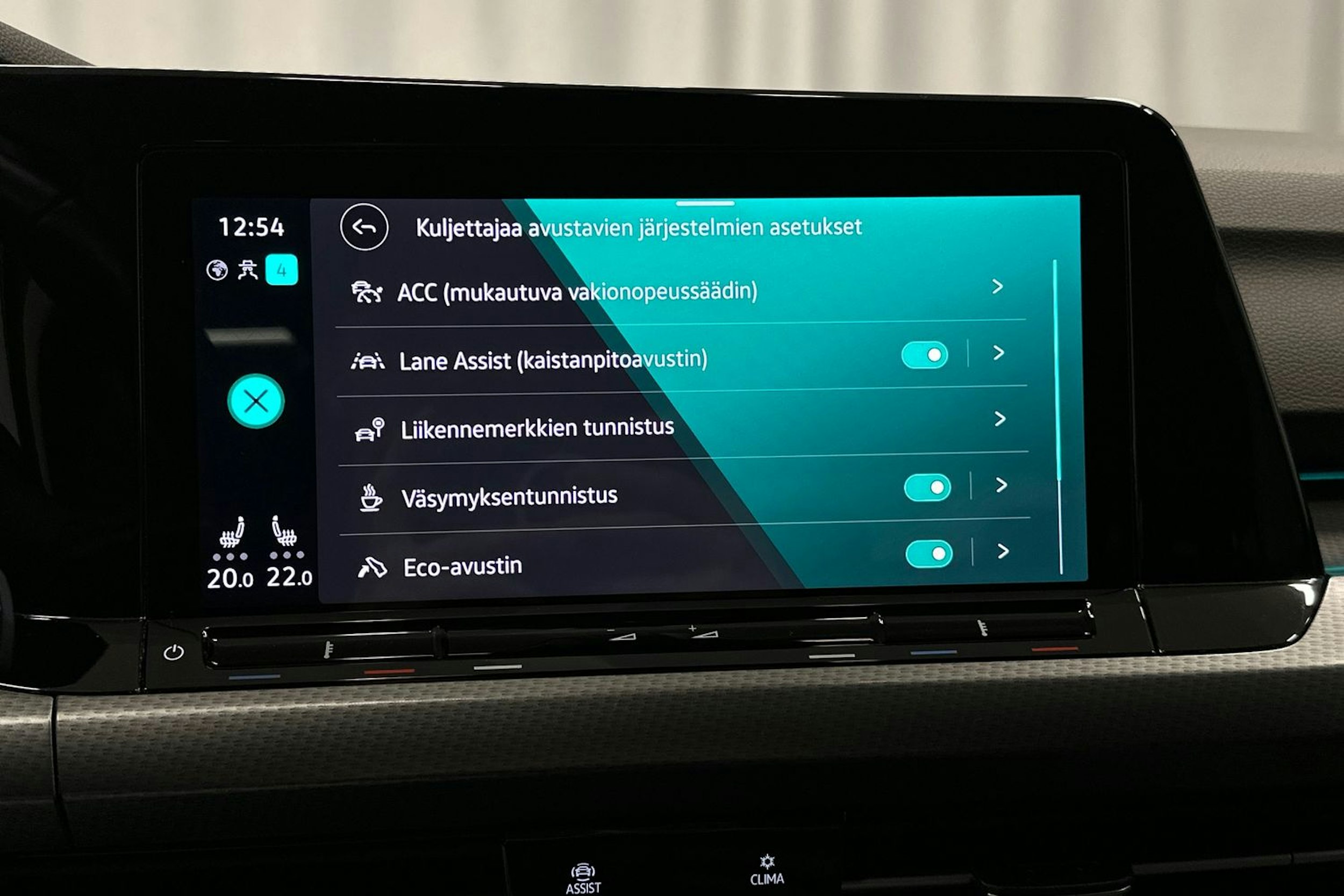 harmaa Volkswagen Golf 2023 kuva 24.