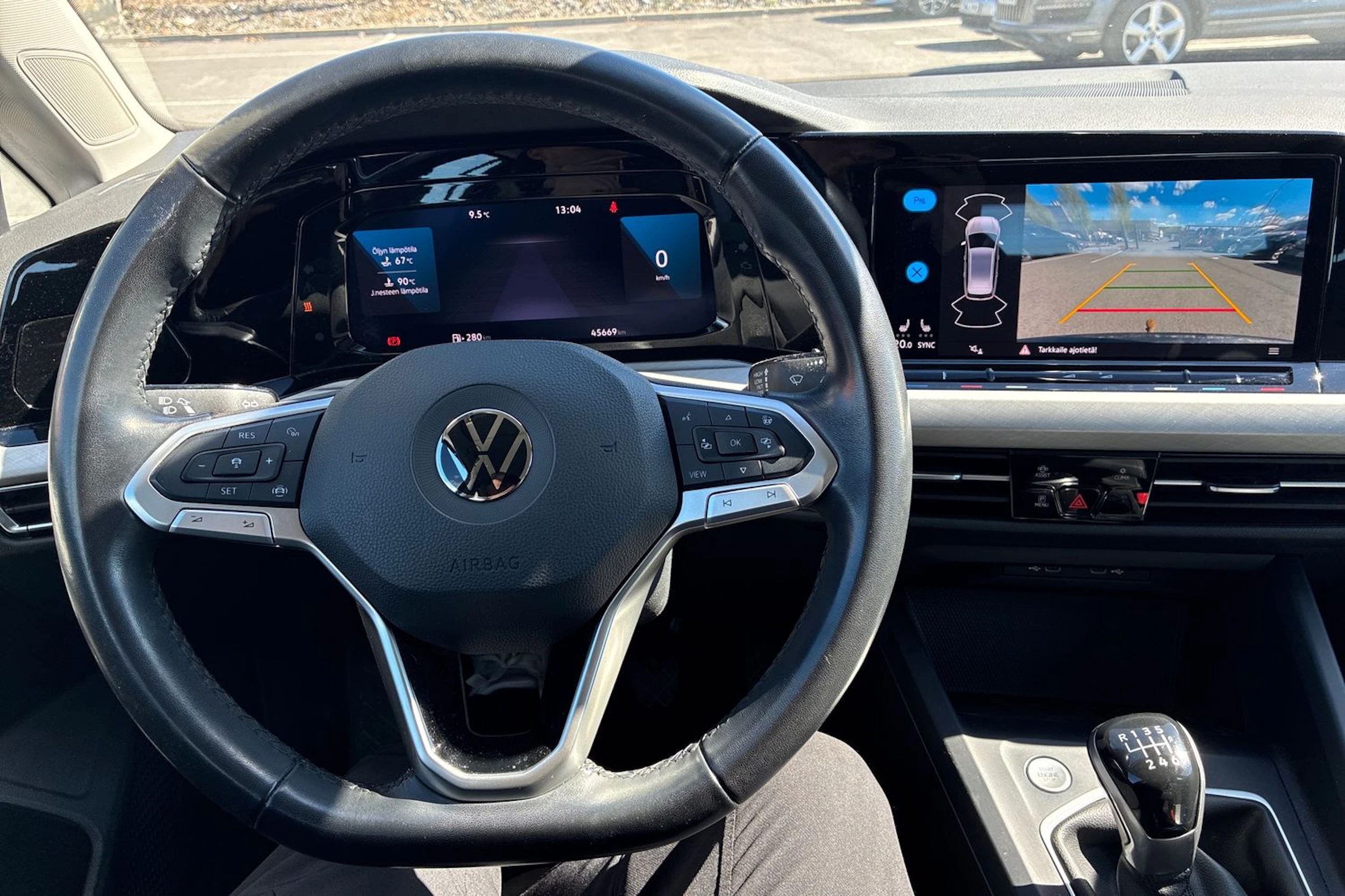 sininen Volkswagen Golf 2023 kuva 4.