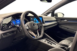 harmaa Volkswagen Golf 2023 kuva 7.