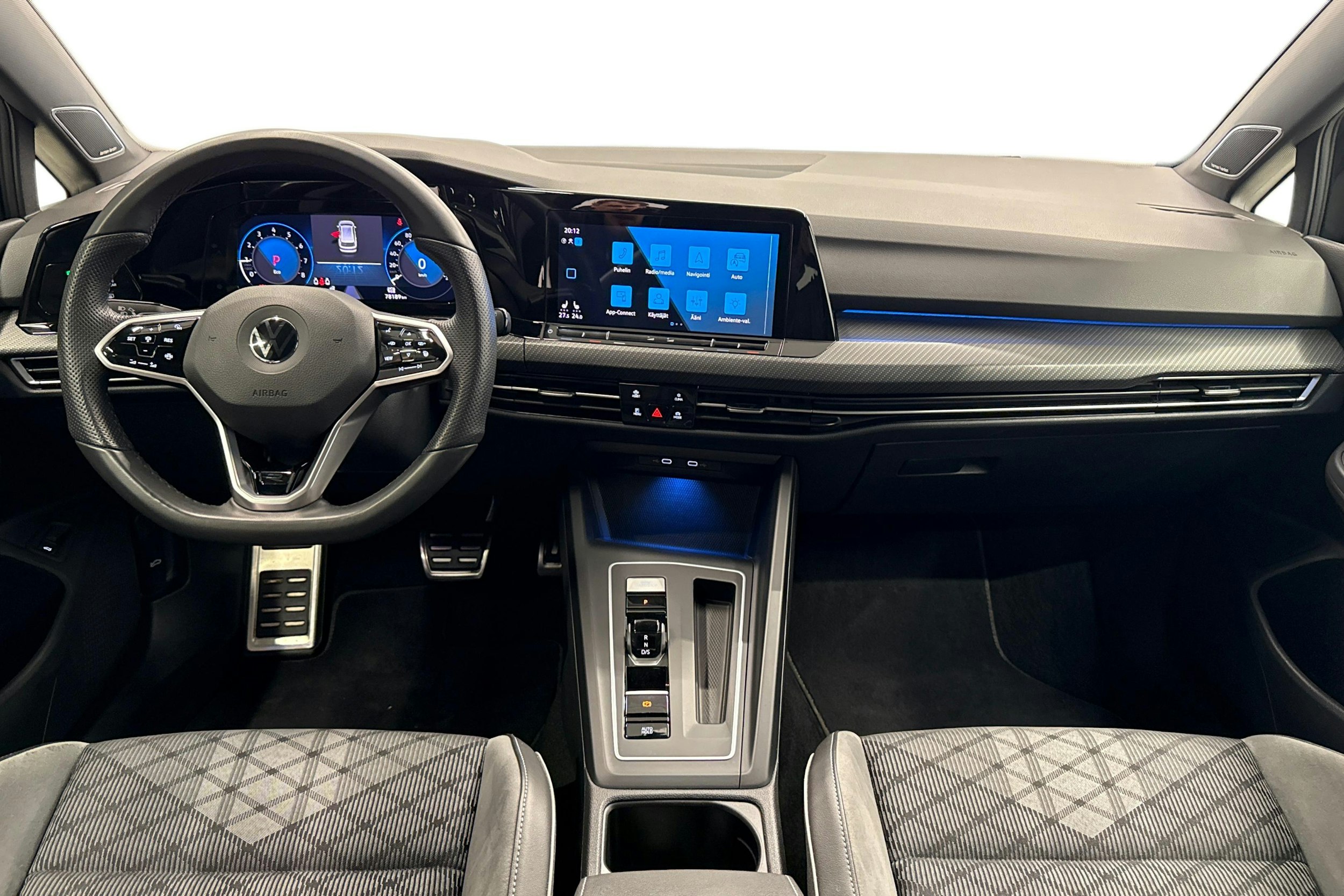 harmaa Volkswagen Golf 2023 kuva 9.