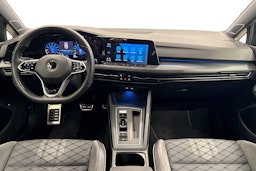 harmaa Volkswagen Golf 2023 kuva 9.