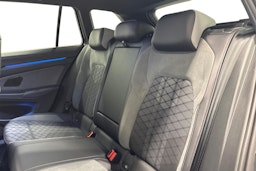 harmaa Volkswagen Golf 2023 kuva 10.