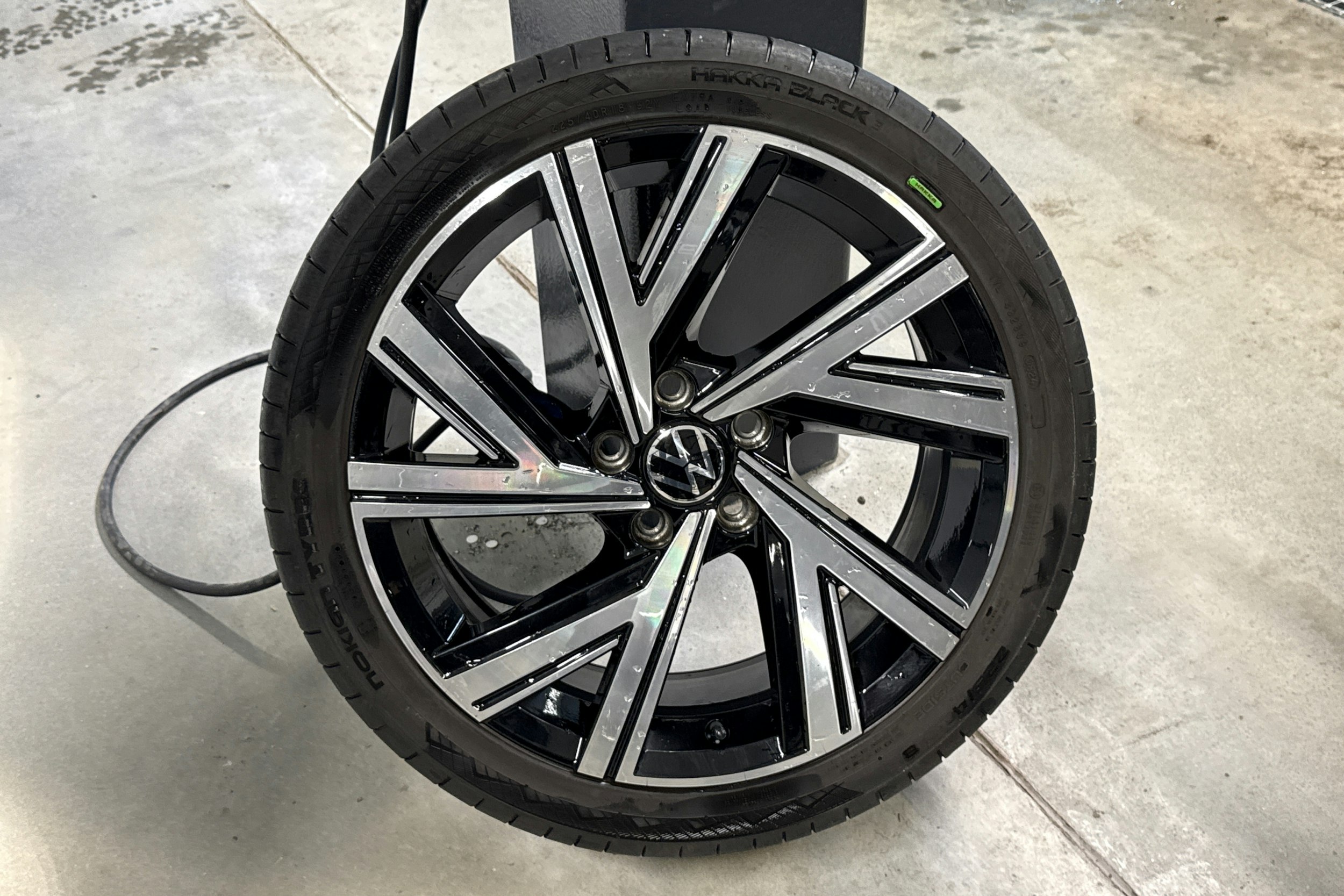 harmaa Volkswagen Golf 2023 kuva 13.