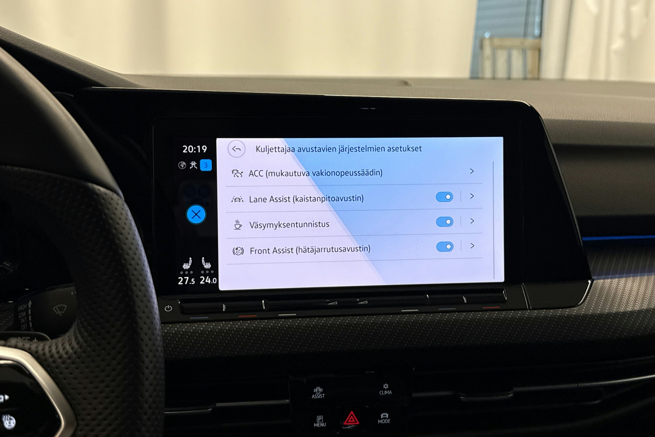 harmaa Volkswagen Golf 2023 kuva 21.