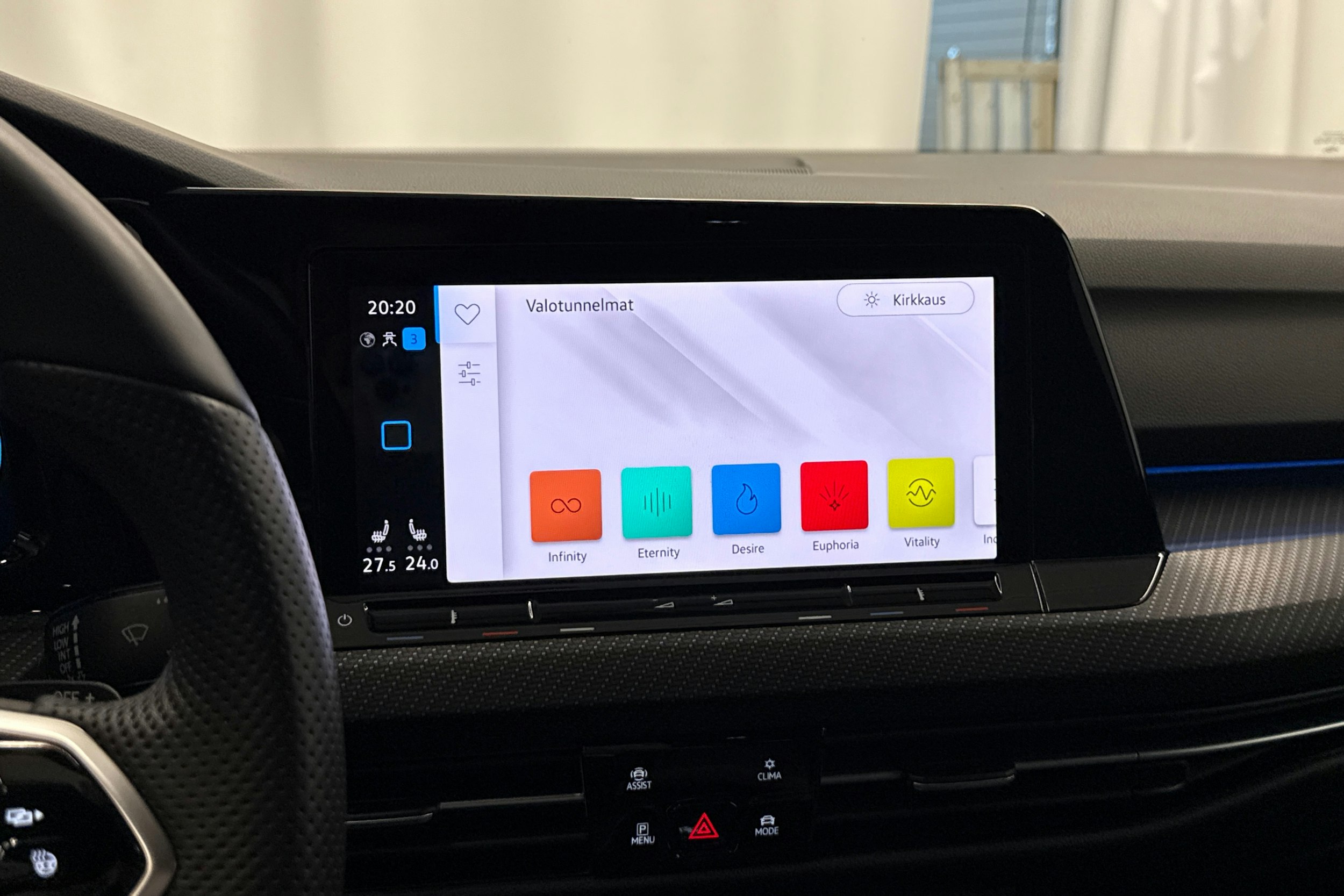 harmaa Volkswagen Golf 2023 kuva 22.