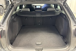 harmaa Volkswagen Golf 2023 kuva 25.