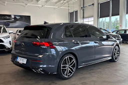 harmaa Volkswagen Golf 2023 kuva 6.