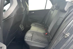 harmaa Volkswagen Golf 2023 kuva 8.