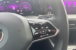 harmaa Volkswagen Golf 2023 kuva 13.