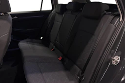 harmaa Volkswagen Golf 2023 kuva 8.