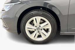 harmaa Volkswagen Golf 2023 kuva 9.