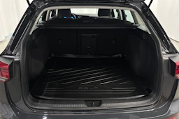 harmaa Volkswagen Golf 2023 kuva 20.