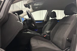 harmaa Volkswagen Golf 2024 kuva 14.
