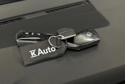 harmaa Volkswagen Golf 2024 kuva 25.