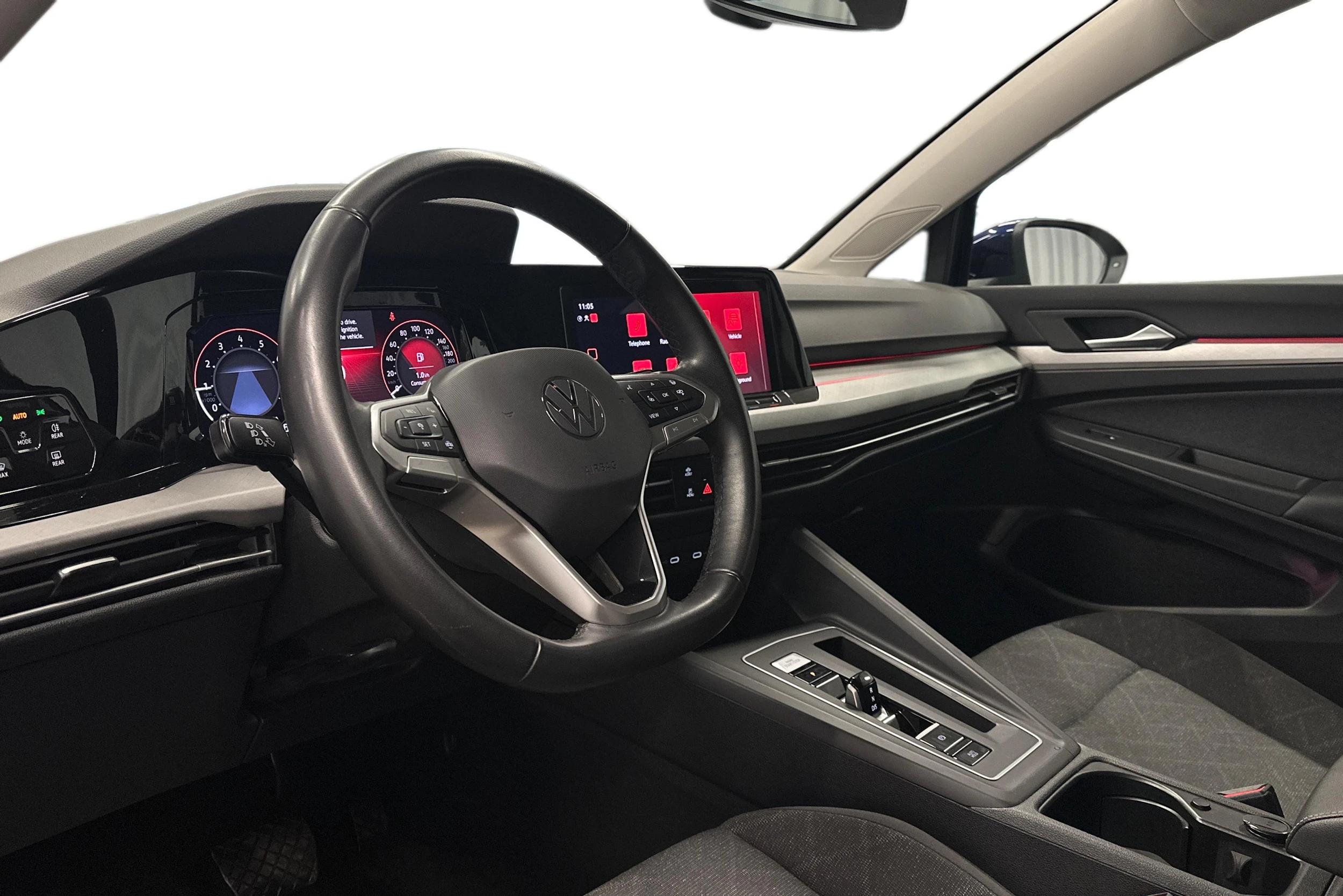 sininen Volkswagen Golf 2024 kuva 6.