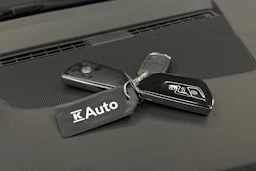 sininen Volkswagen Golf 2024 kuva 25.
