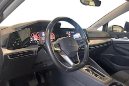 harmaa Volkswagen Golf 2024 kuva 3.