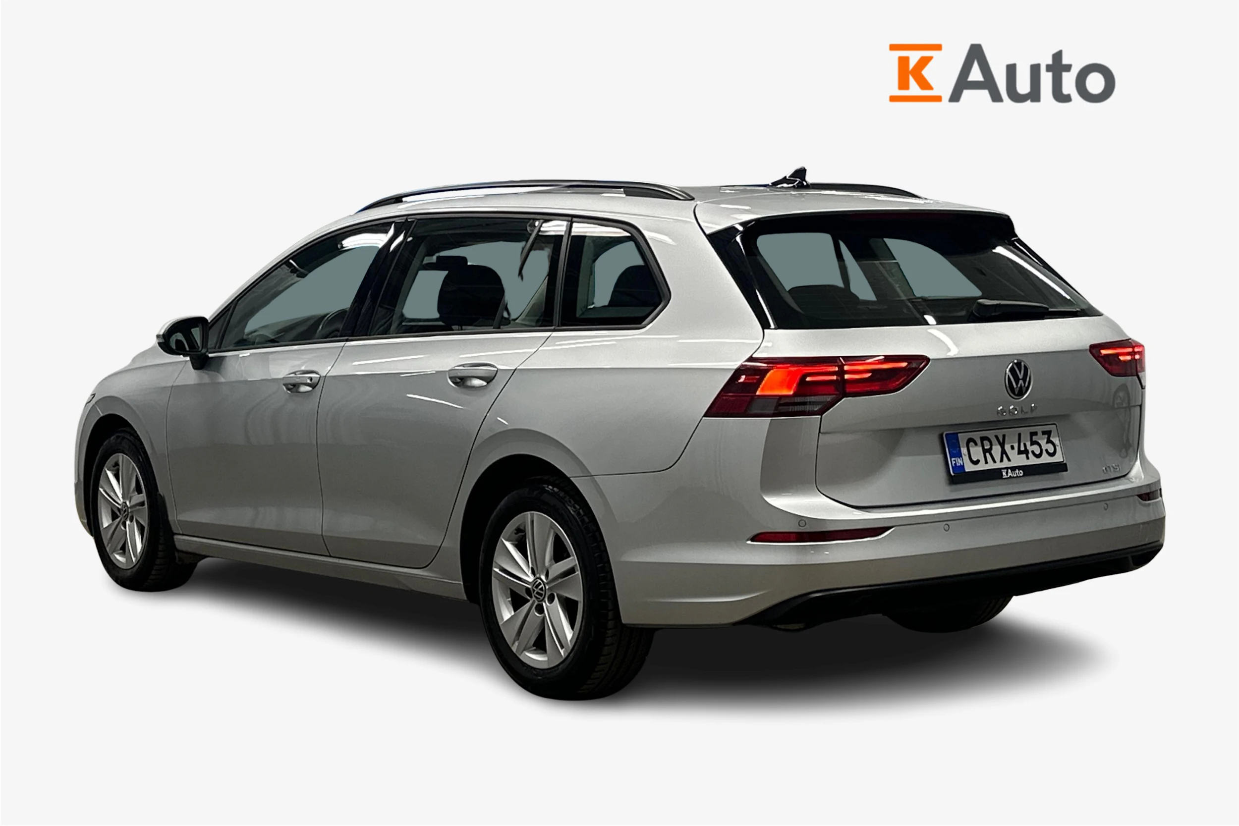 harmaa Volkswagen Golf 2024 kuva 2.