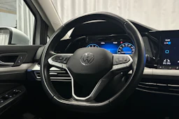 harmaa Volkswagen Golf 2024 kuva 15.