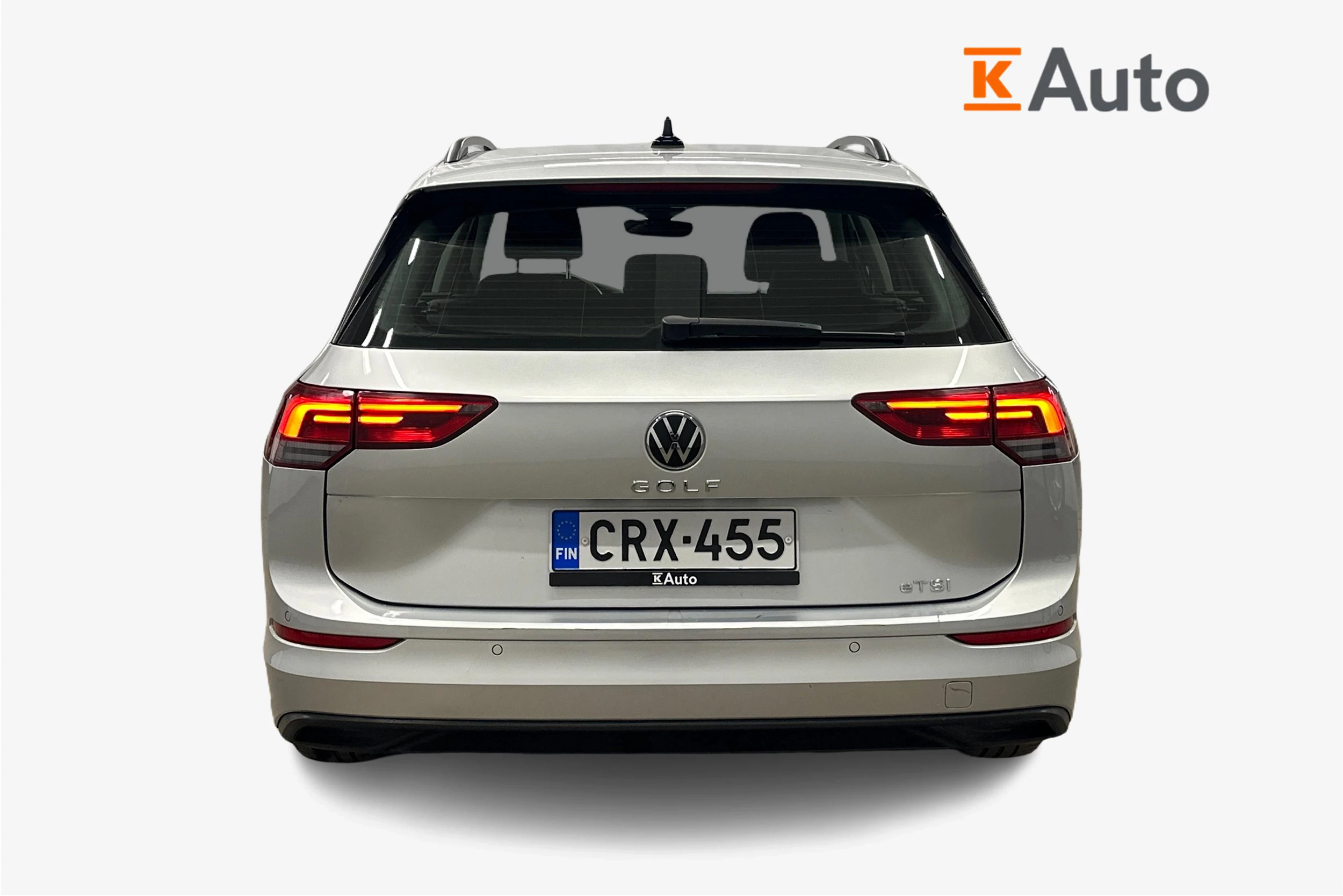 harmaa Volkswagen Golf 2024 kuva 3.