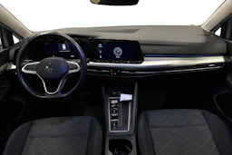 harmaa Volkswagen Golf 2024 kuva 7.
