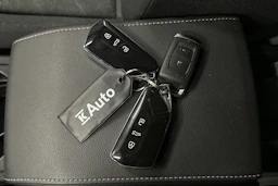 harmaa Volkswagen Golf 2024 kuva 33.