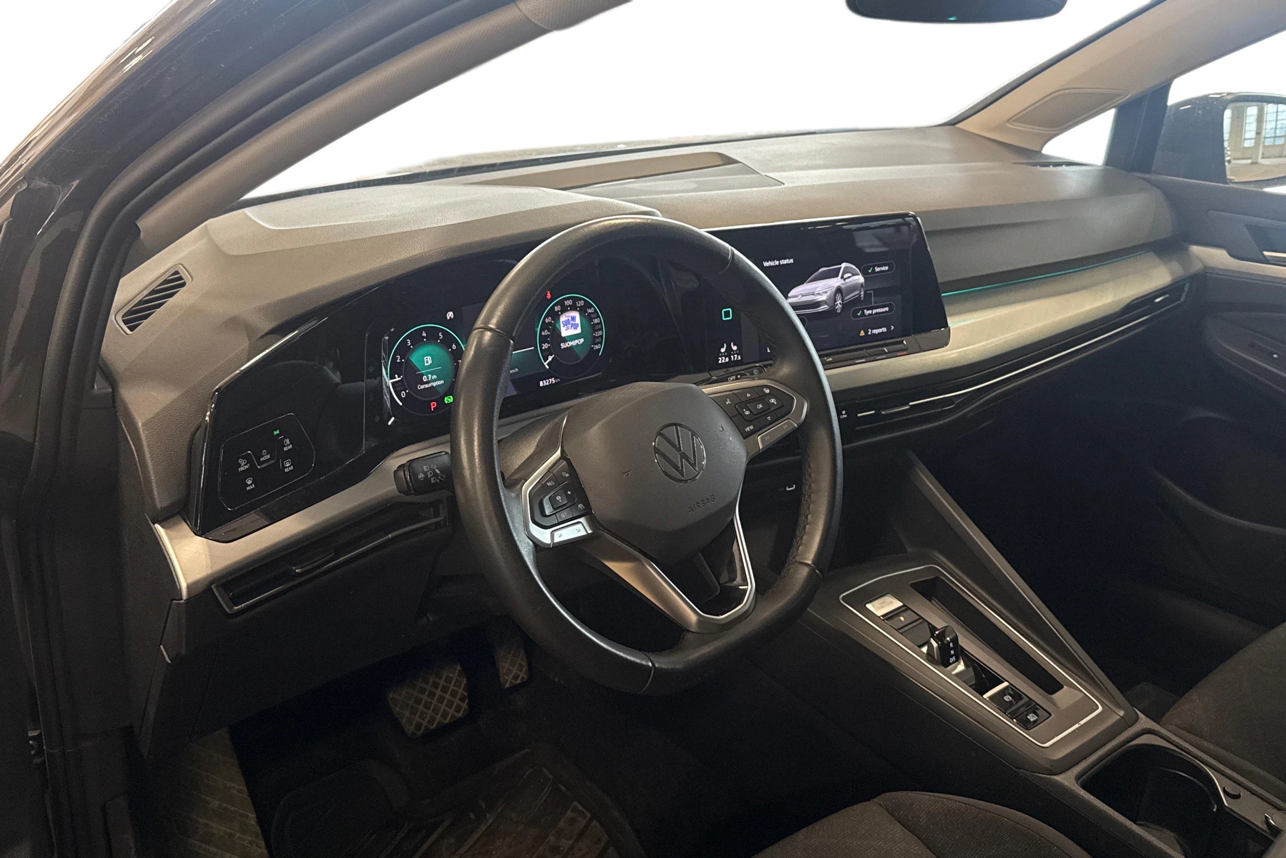 harmaa Volkswagen Golf 2024 kuva 3.