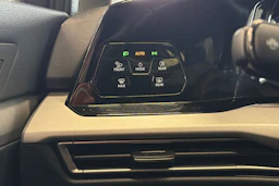 harmaa Volkswagen Golf 2024 kuva 26.