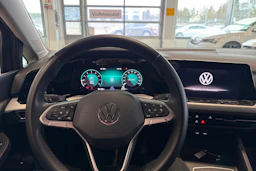 harmaa Volkswagen Golf 2024 kuva 27.
