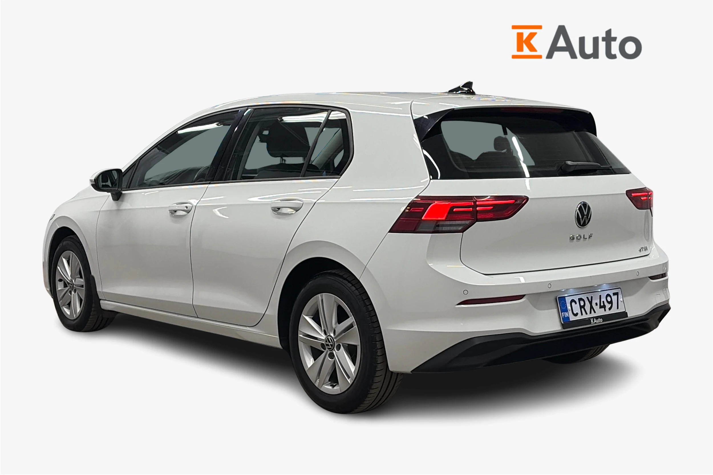valkoinen Volkswagen Golf 2024 kuva 3.