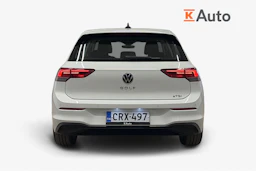 valkoinen Volkswagen Golf 2024 kuva 4.