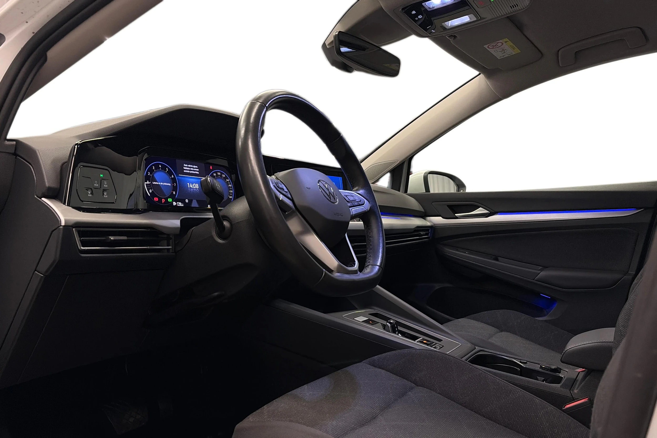 valkoinen Volkswagen Golf 2024 kuva 8.