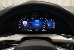 valkoinen Volkswagen Golf 2024 kuva 20.